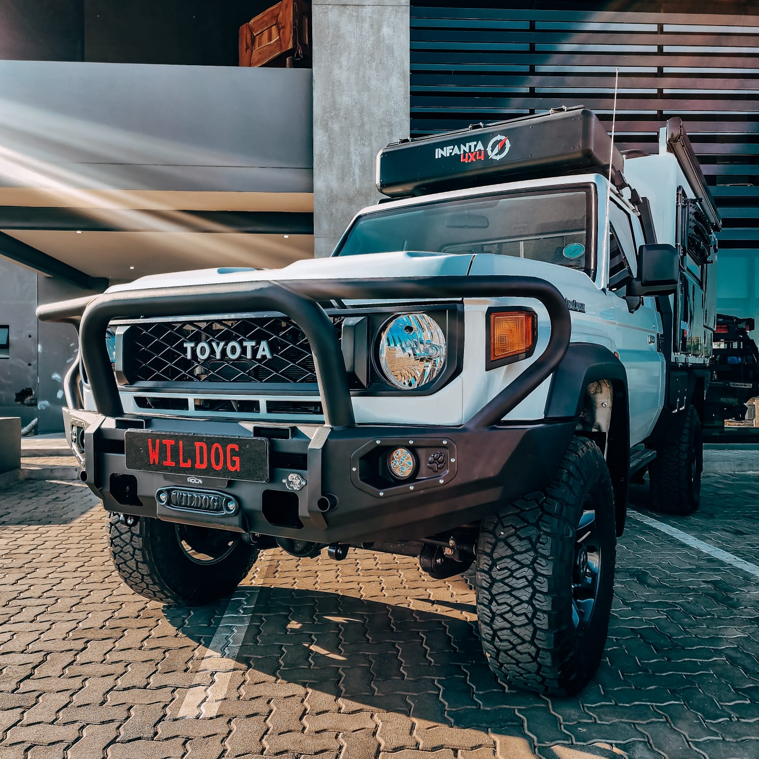 land-cruiser-2024-hunter-front-bumper-black-